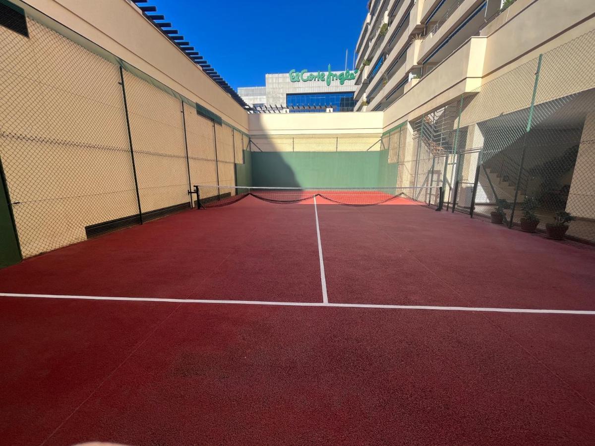 마르베야 Heart Of Puerto Banus Newly Renavated Free Parking , Wifi ,Pool,Gym,Padel Court 아파트 외부 사진